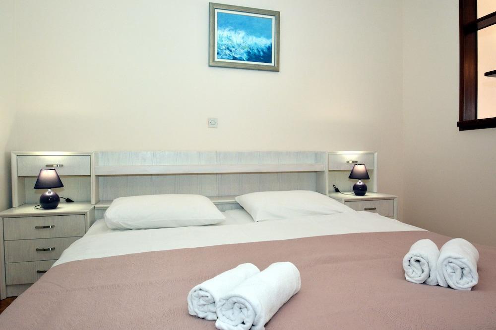 Pansion Dioklecijan Podstrana Exterior foto
