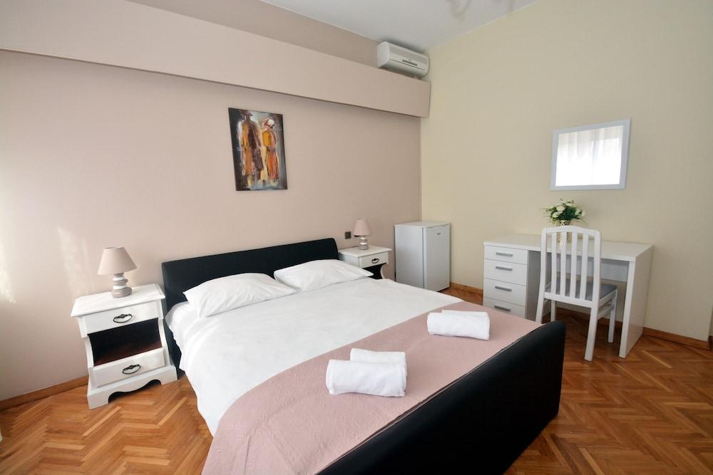 Pansion Dioklecijan Podstrana Exterior foto