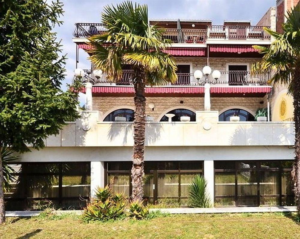 Pansion Dioklecijan Podstrana Exterior foto