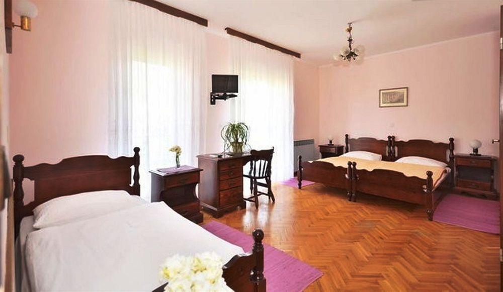 Pansion Dioklecijan Podstrana Exterior foto