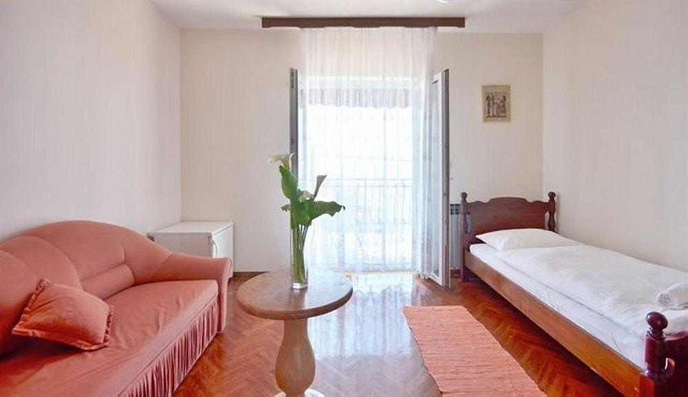 Pansion Dioklecijan Podstrana Exterior foto