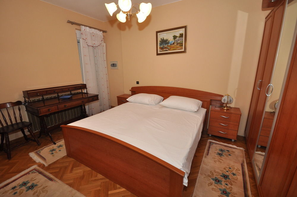 Pansion Dioklecijan Podstrana Exterior foto