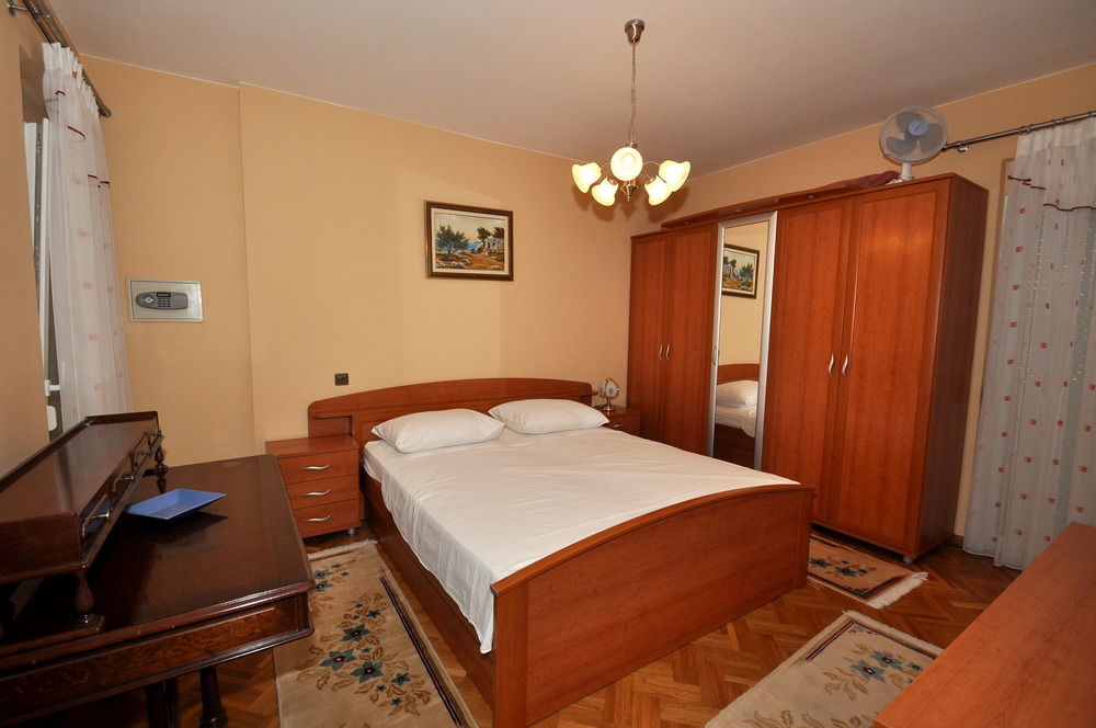 Pansion Dioklecijan Podstrana Exterior foto