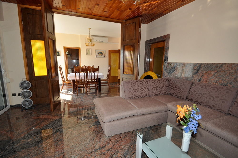 Pansion Dioklecijan Podstrana Exterior foto