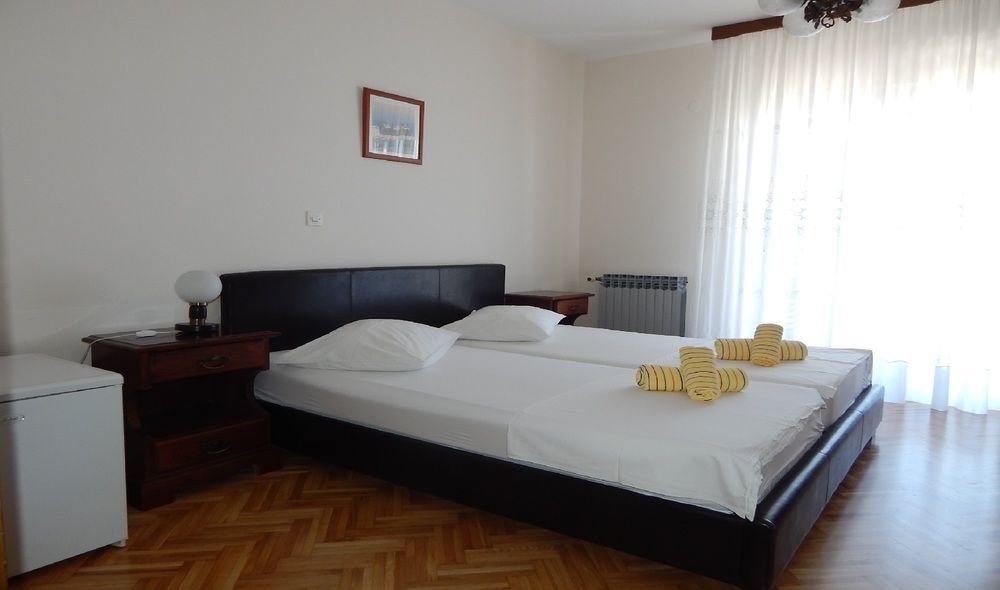 Pansion Dioklecijan Podstrana Exterior foto