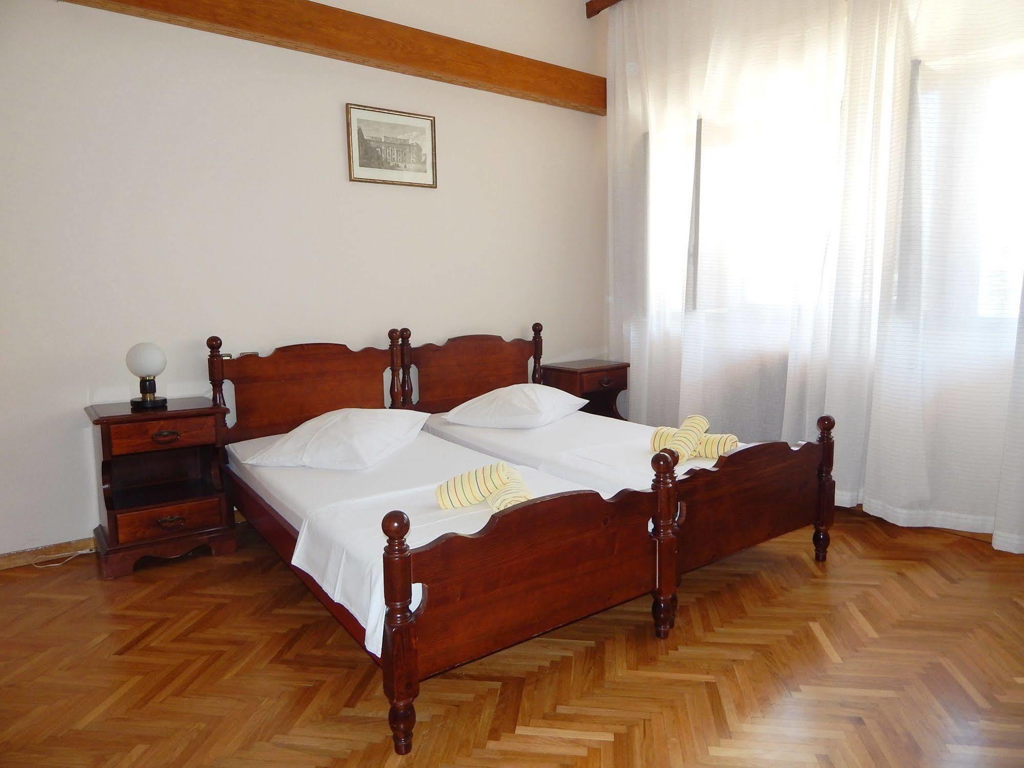 Pansion Dioklecijan Podstrana Exterior foto