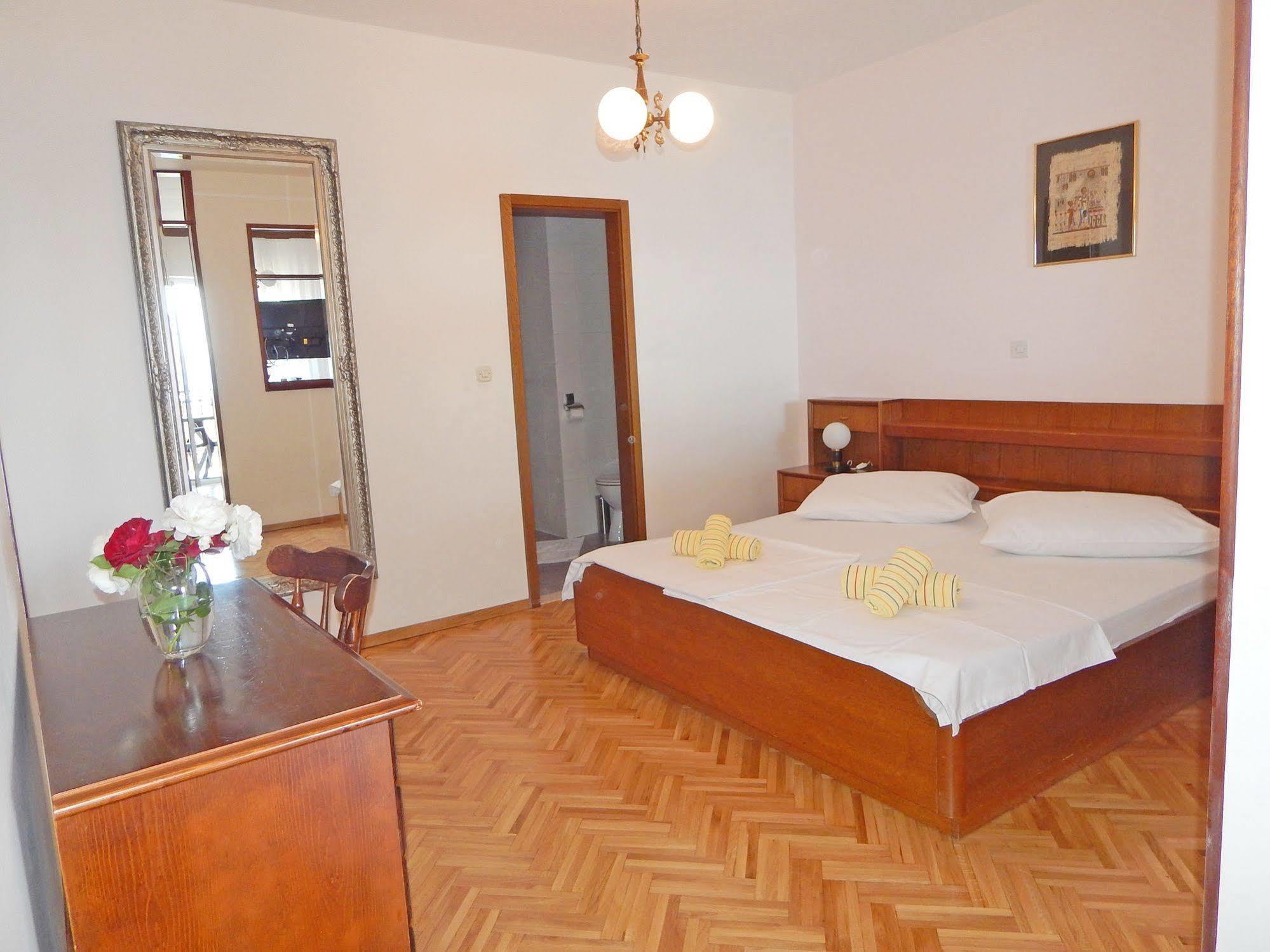 Pansion Dioklecijan Podstrana Exterior foto