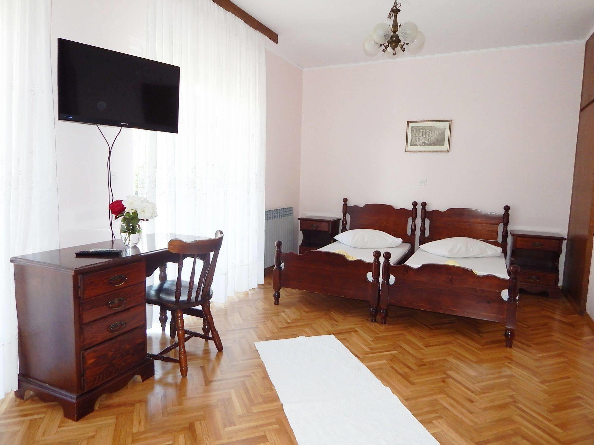 Pansion Dioklecijan Podstrana Exterior foto